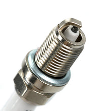 Bujías MOCA (4 unidades) compatibles con Chevrolet Prizm 1.8L (1998-2002), Dodge Stratus 2.4L (2001-2005), Hyundai Accent 1.5L (1995-2003), Kia Rio5 1.6L (2006-2011) y Mitsubishi Mirage 1.8L (1993-2002)